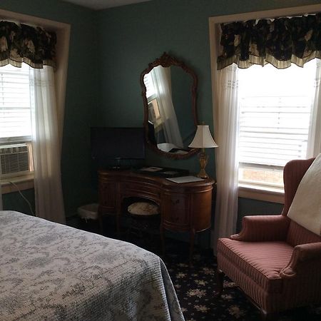 Fair Street Guest House Tour de Tour de Newport Extérieur photo