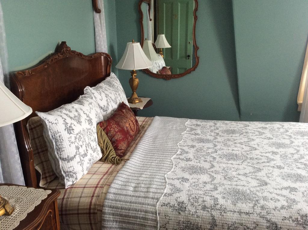 Fair Street Guest House Tour de Tour de Newport Extérieur photo