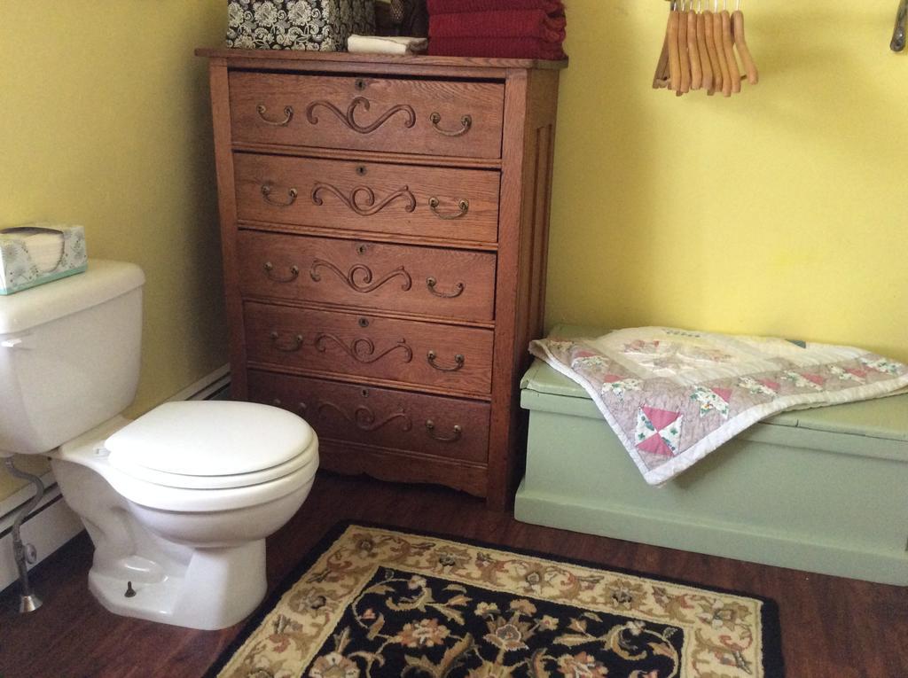 Fair Street Guest House Tour de Tour de Newport Extérieur photo